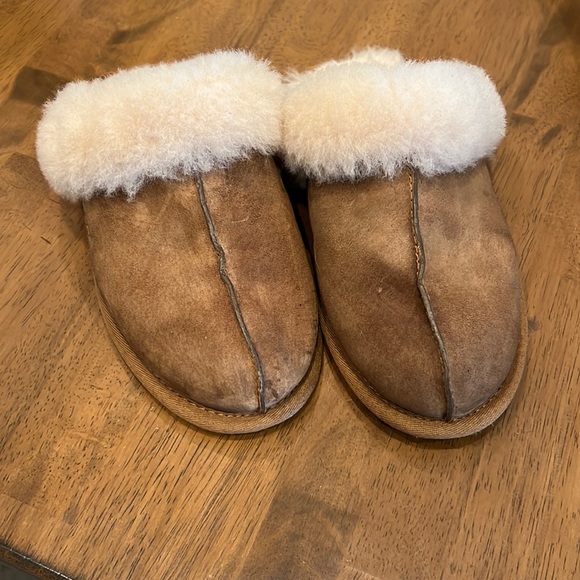 UGG Shoes - Ugg house slipper size 8